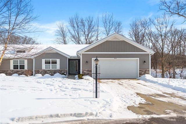 2214 Hunters Pond, Kalamazoo, MI 49048