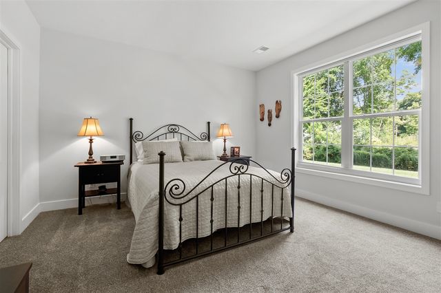 2214 Hunters Pond, Kalamazoo, MI 49048