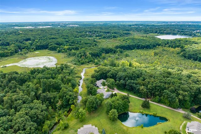 2214 Hunters Pond, Kalamazoo, MI 49048