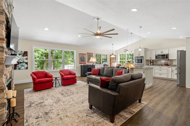 2214 Hunters Pond, Kalamazoo, MI 49048