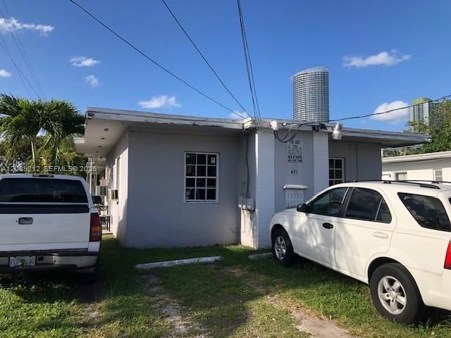 471 SW 10th St 5, Miami, FL 33130