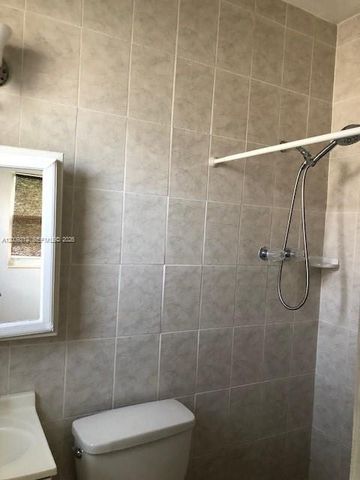 471 SW 10th St 5, Miami, FL 33130