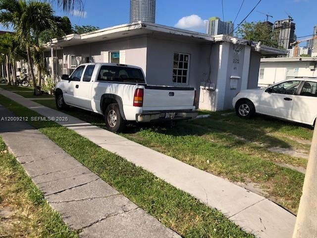 471 SW 10th St 5, Miami, FL 33130