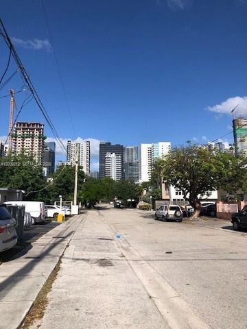 471 SW 10th St 5, Miami, FL 33130