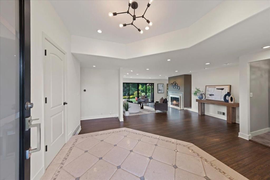 Image 3 of property listing at 3315 Caxton Court, San Mateo, CA 94403