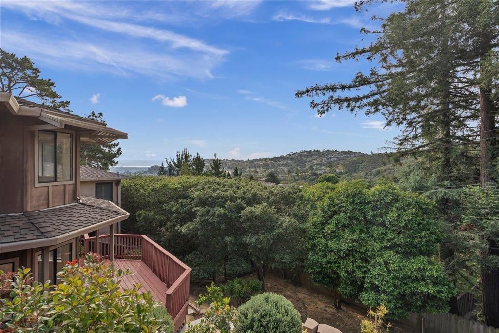 Image 36 of property listing at 3315 Caxton Court, San Mateo, CA 94403