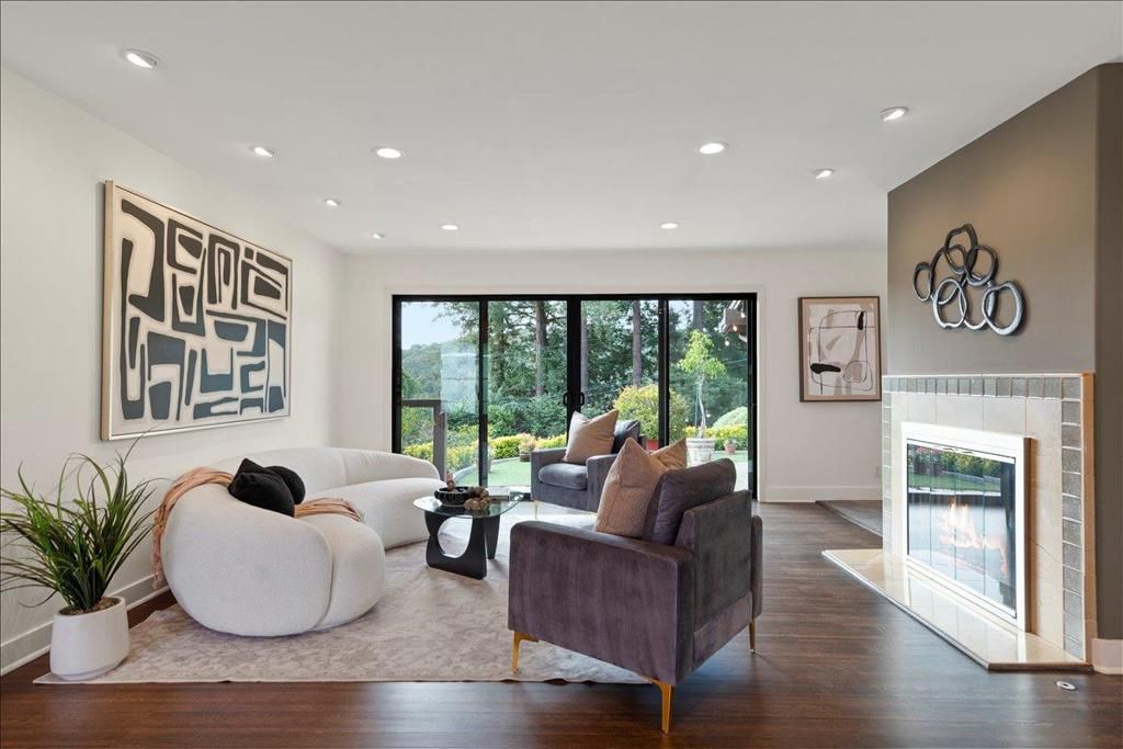 Image 5 of property listing at 3315 Caxton Court, San Mateo, CA 94403