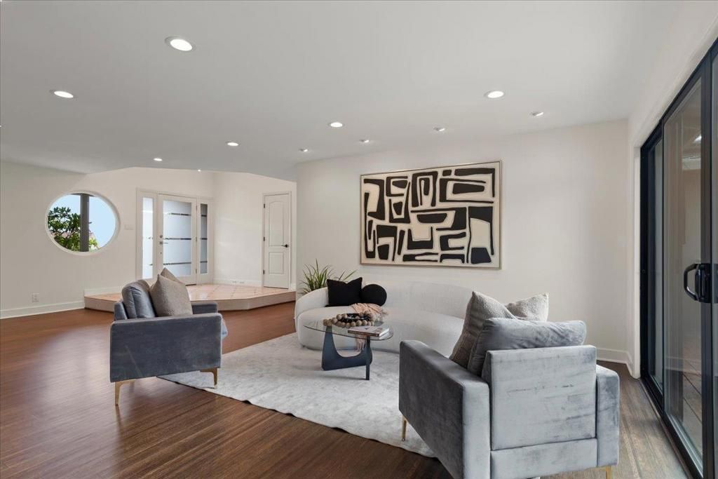 Image 7 of property listing at 3315 Caxton Court, San Mateo, CA 94403