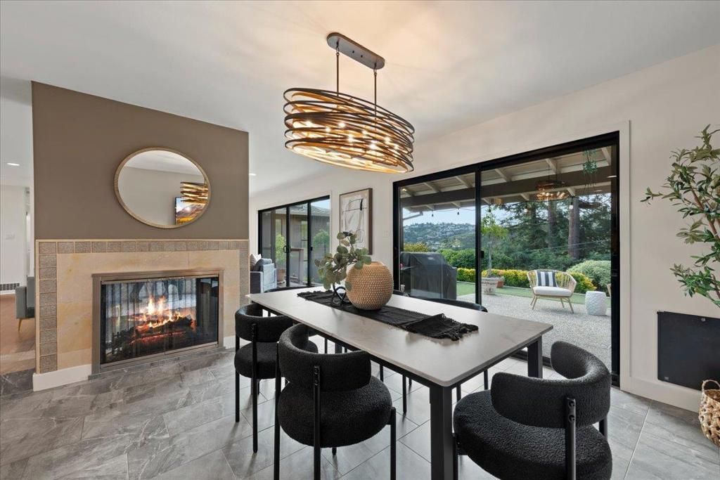 Image 9 of property listing at 3315 Caxton Court, San Mateo, CA 94403