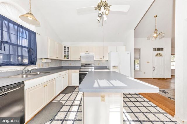 105 RIDGE AVE, Taneytown, MD 21787