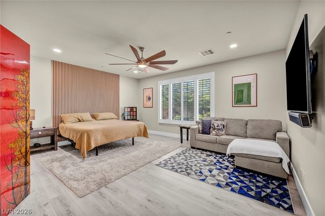 9520 Grand Pass Court, Las Vegas, NV 89129