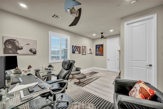 9520 Grand Pass Court, Las Vegas, NV 89129