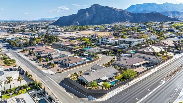 9520 Grand Pass Court, Las Vegas, NV 89129