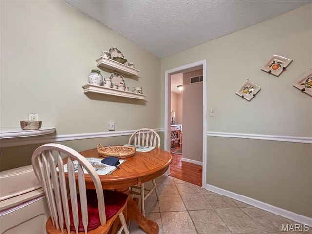 513 Wedgewood Lane, Columbia, IL 62236