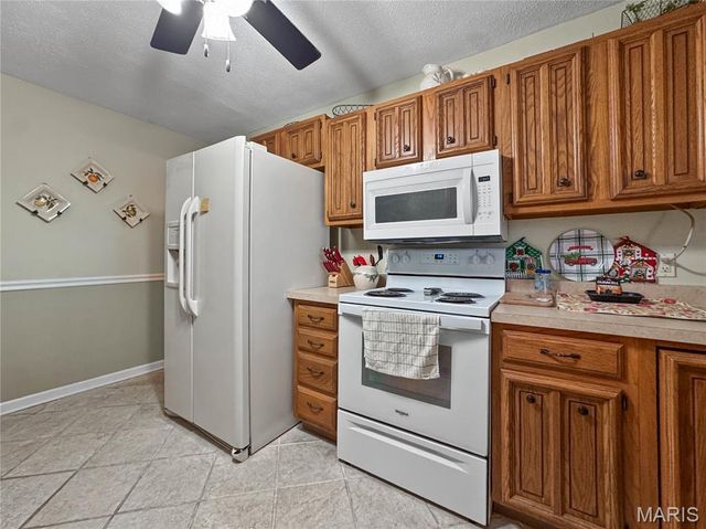 513 Wedgewood Lane, Columbia, IL 62236