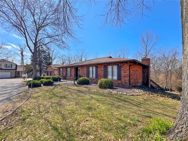 513 Wedgewood Lane, Columbia, IL 62236