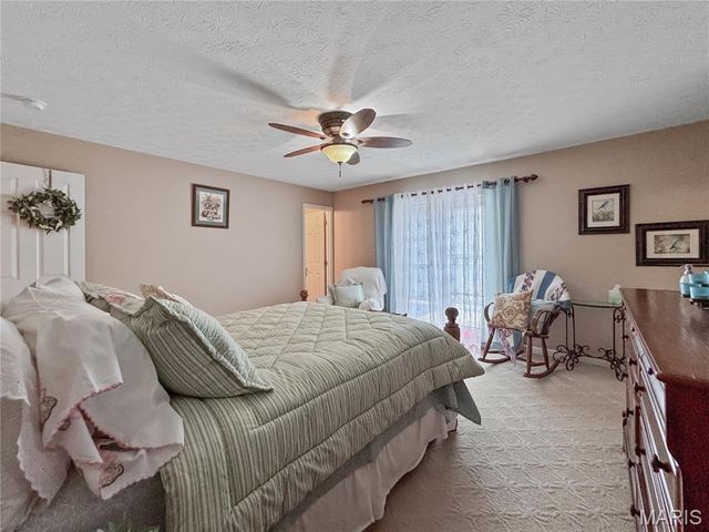 513 Wedgewood Lane, Columbia, IL 62236