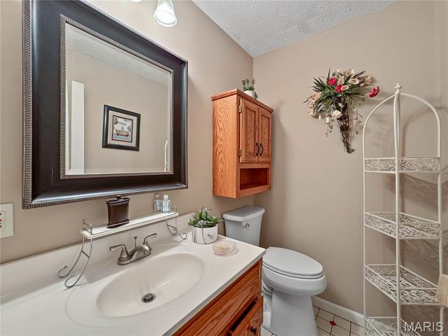 513 Wedgewood Lane, Columbia, IL 62236