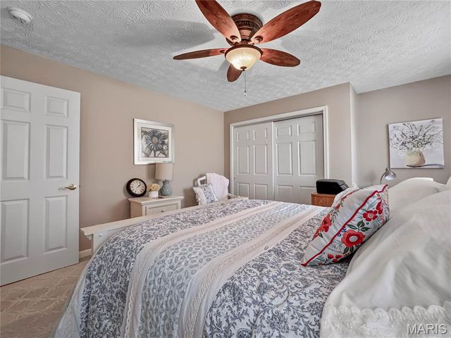 513 Wedgewood Lane, Columbia, IL 62236