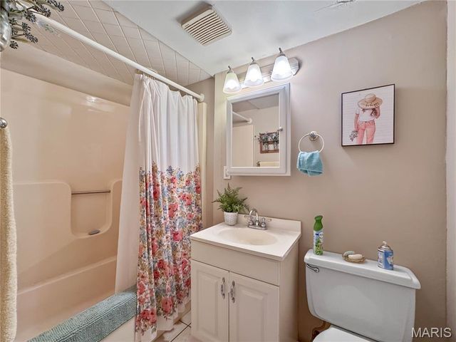 513 Wedgewood Lane, Columbia, IL 62236