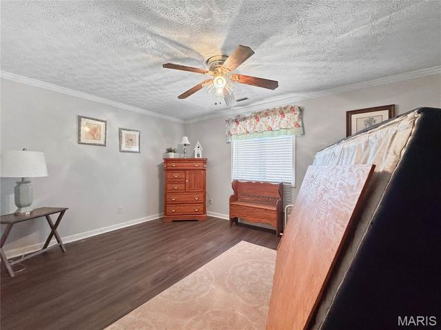 513 Wedgewood Lane, Columbia, IL 62236