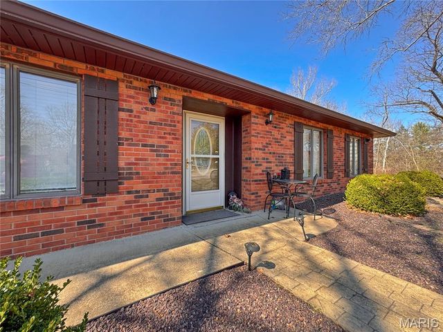 513 Wedgewood Lane, Columbia, IL 62236