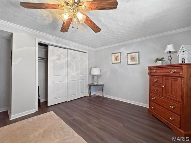 513 Wedgewood Lane, Columbia, IL 62236