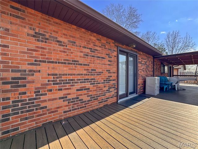 513 Wedgewood Lane, Columbia, IL 62236