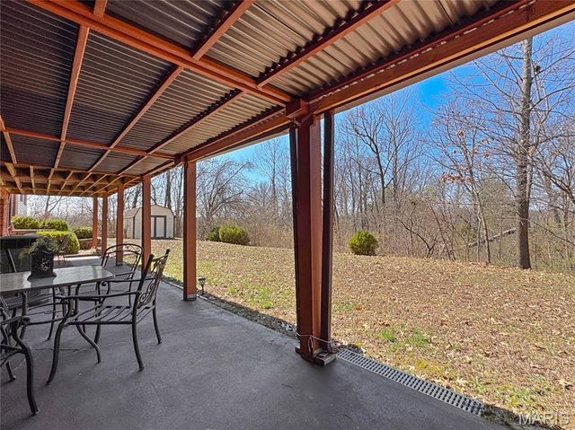 513 Wedgewood Lane, Columbia, IL 62236