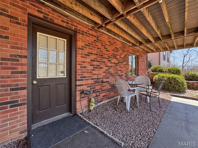 513 Wedgewood Lane, Columbia, IL 62236