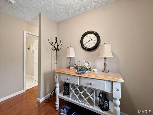 513 Wedgewood Lane, Columbia, IL 62236