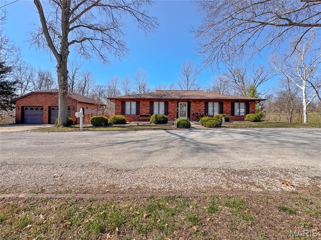 513 Wedgewood Lane, Columbia, IL 62236