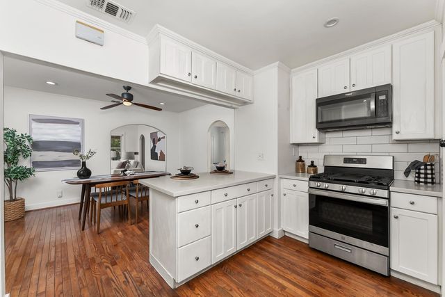 2653 Freeport Blvd, Sacramento, CA 95818