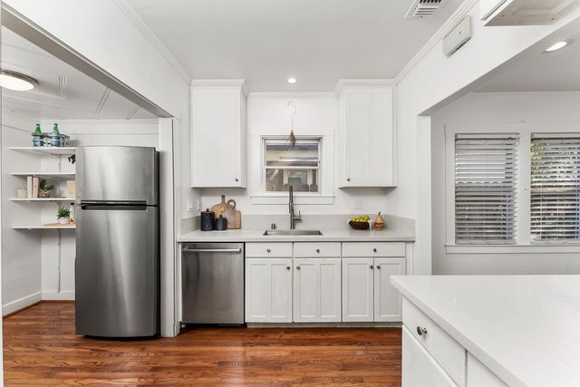 2653 Freeport Blvd, Sacramento, CA 95818