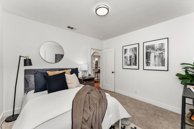 2653 Freeport Blvd, Sacramento, CA 95818