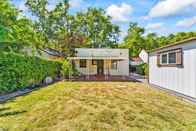 2653 Freeport Blvd, Sacramento, CA 95818