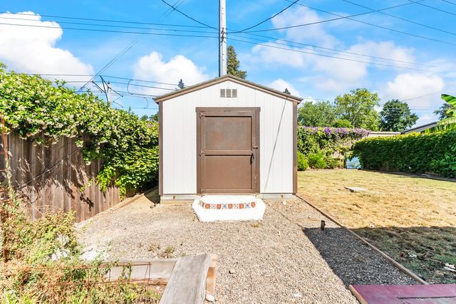 2653 Freeport Blvd, Sacramento, CA 95818
