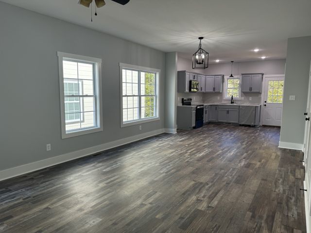 952 Greenwood Ave, Clarksville, TN 37040