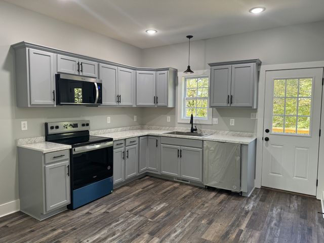 952 Greenwood Ave, Clarksville, TN 37040