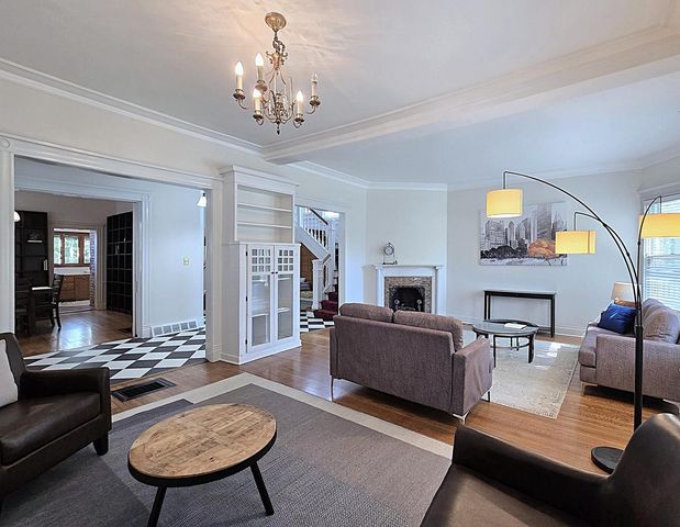 2745 N Summit AVENUE, Milwaukee, WI 53211