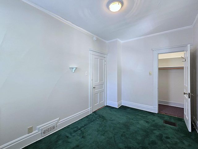 2745 N Summit AVENUE, Milwaukee, WI 53211