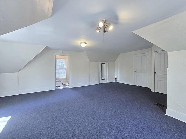 2745 N Summit AVENUE, Milwaukee, WI 53211
