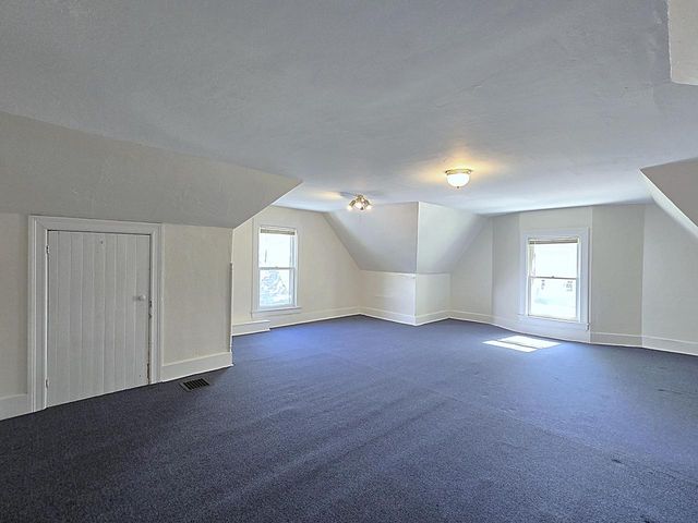 2745 N Summit AVENUE, Milwaukee, WI 53211
