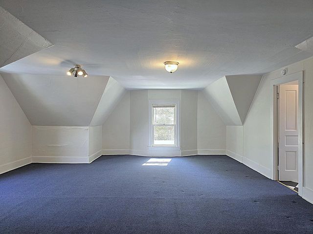 2745 N Summit AVENUE, Milwaukee, WI 53211