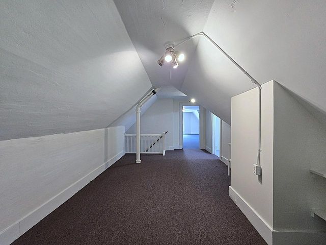2745 N Summit AVENUE, Milwaukee, WI 53211