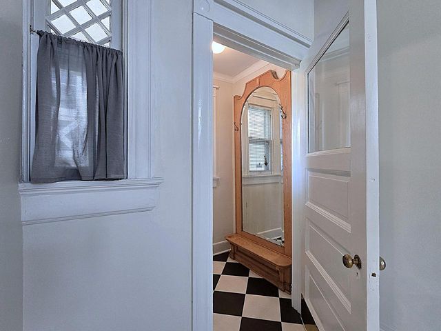 2745 N Summit AVENUE, Milwaukee, WI 53211