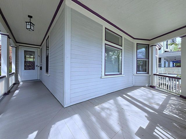2745 N Summit AVENUE, Milwaukee, WI 53211