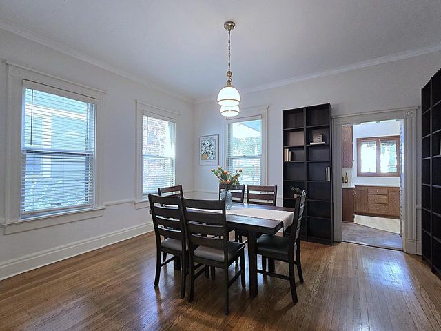 2745 N Summit AVENUE, Milwaukee, WI 53211