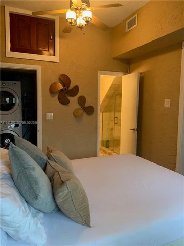 329 W 28th St, Miami Beach, FL 33140