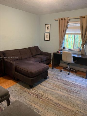 329 W 28th St, Miami Beach, FL 33140